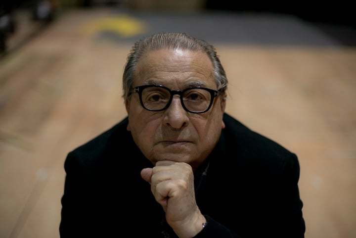 Jorge Lavelli fue varias veces condecorado por el gobierno de Francia. Fotos Archivo Clarín