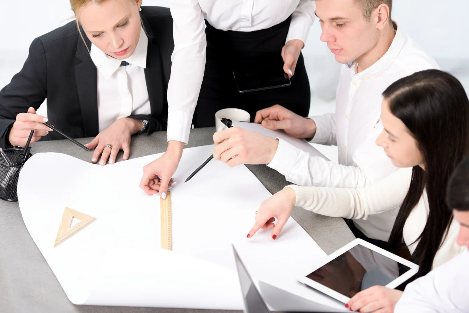 Legal Solutions: Tu guía en la constitución de empresas en Panamá si eres de Perú