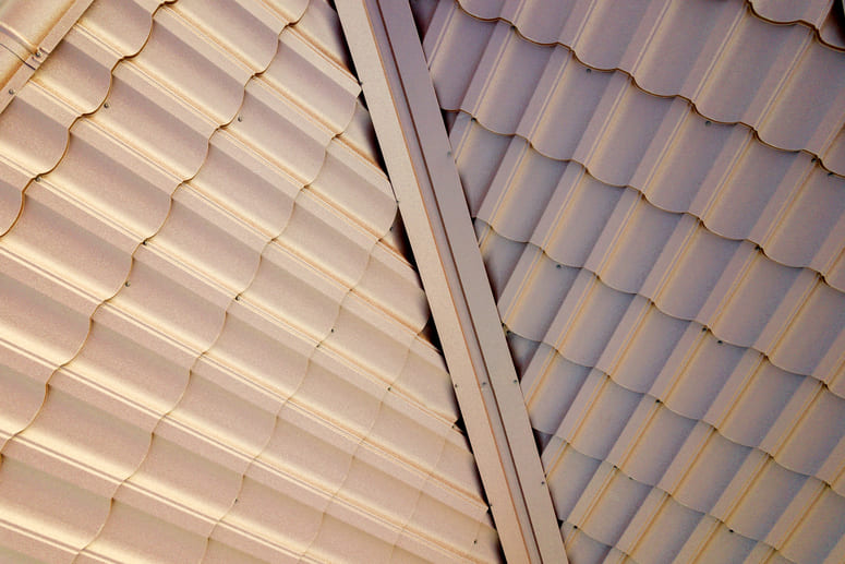 Tejas metálicas de HOPSA: el futuro de los techos en Panamá