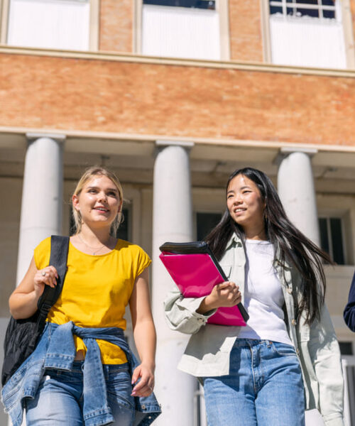 Oportunidades científicas en Panamá: guía para estudiar Biotecnología en la Universidad Latina